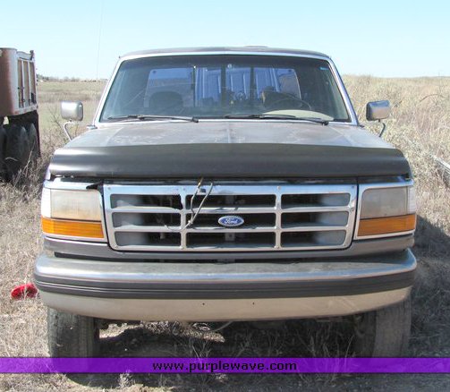 image for item 3088 1992 Ford F250 XLT extended cab pickup