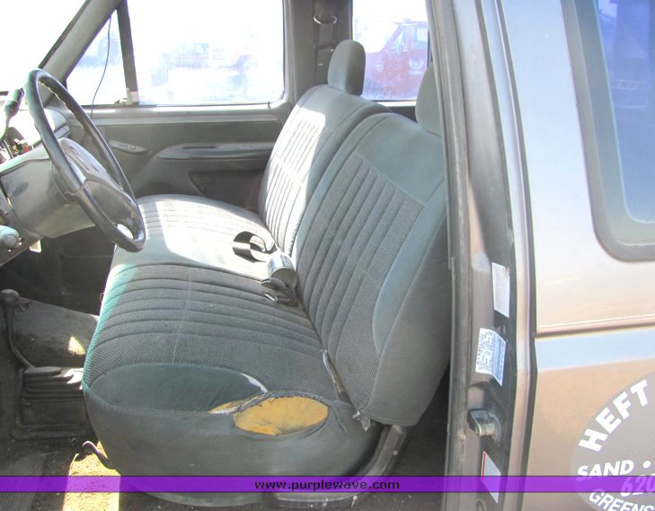 image for item 3088 1992 Ford F250 XLT extended cab pickup