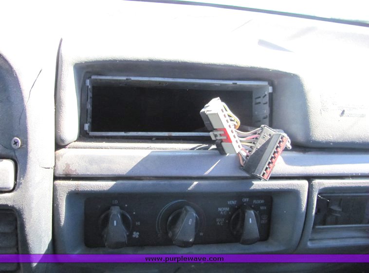 image for item 3088 1992 Ford F250 XLT extended cab pickup