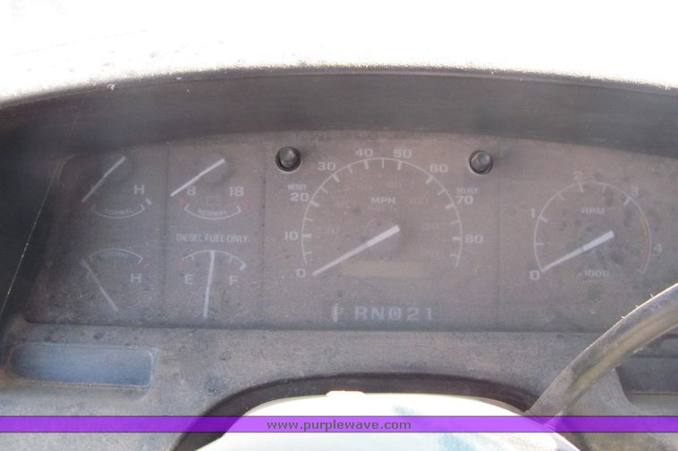 image for item 3088 1992 Ford F250 XLT extended cab pickup