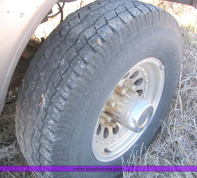 image for item 3088 1992 Ford F250 XLT extended cab pickup