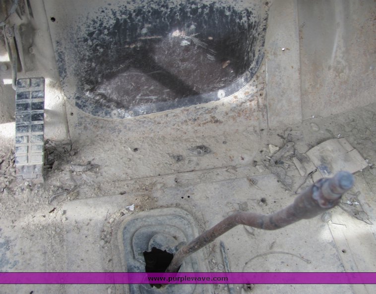 image for item 3096 1974 International F2050 tandem axle water truck