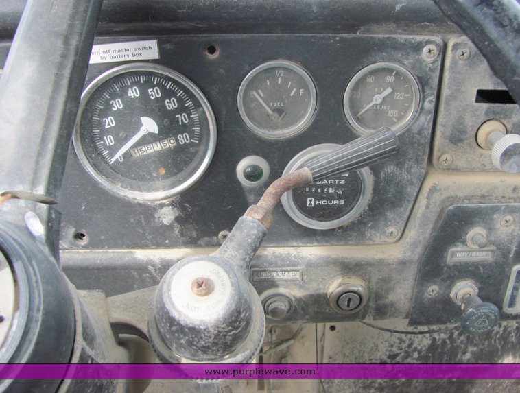 image for item 3096 1974 International F2050 tandem axle water truck