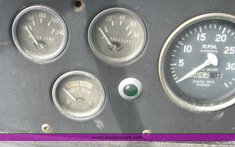 image for item 3096 1974 International F2050 tandem axle water truck