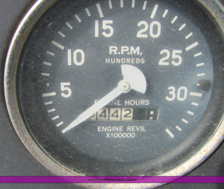 image for item 3096 1974 International F2050 tandem axle water truck