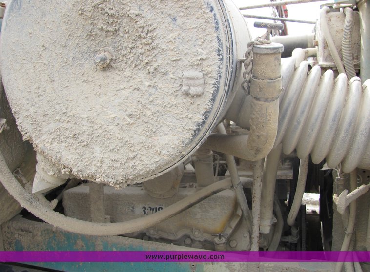 image for item 3096 1974 International F2050 tandem axle water truck