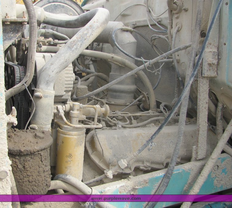 image for item 3096 1974 International F2050 tandem axle water truck