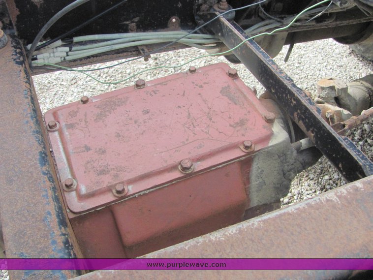 image for item 3096 1974 International F2050 tandem axle water truck