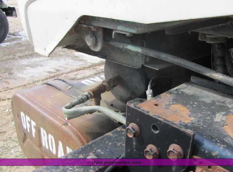 image for item 3096 1974 International F2050 tandem axle water truck