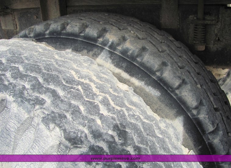 image for item 3096 1974 International F2050 tandem axle water truck