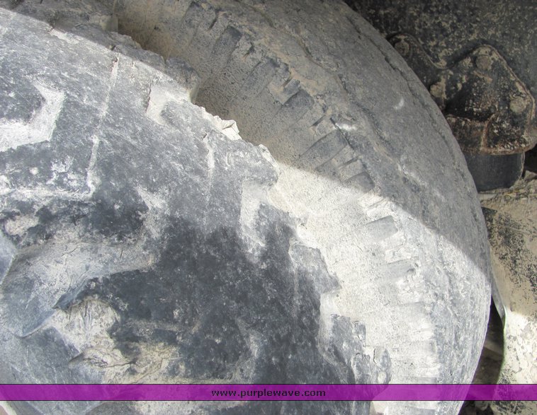 image for item 3096 1974 International F2050 tandem axle water truck