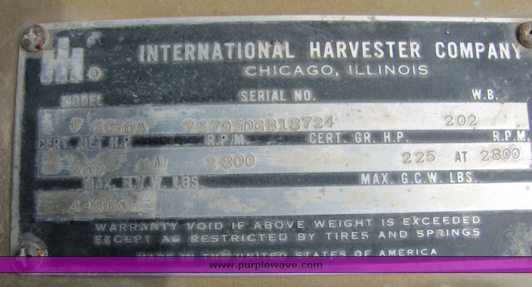 image for item 3096 1974 International F2050 tandem axle water truck