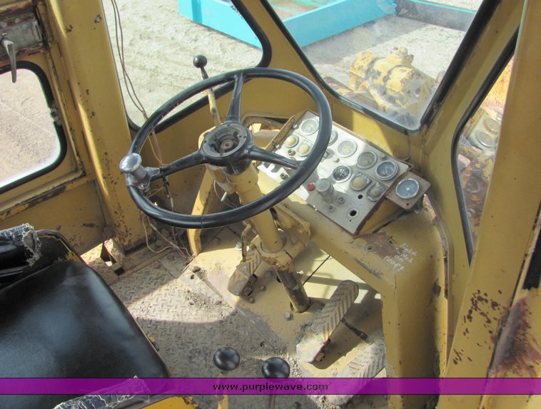 image for item 3097 1973 Caterpillar 988 wheel loader
