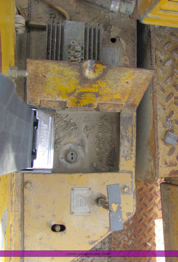 image for item 3097 1973 Caterpillar 988 wheel loader