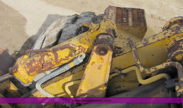 image for item 3097 1973 Caterpillar 988 wheel loader