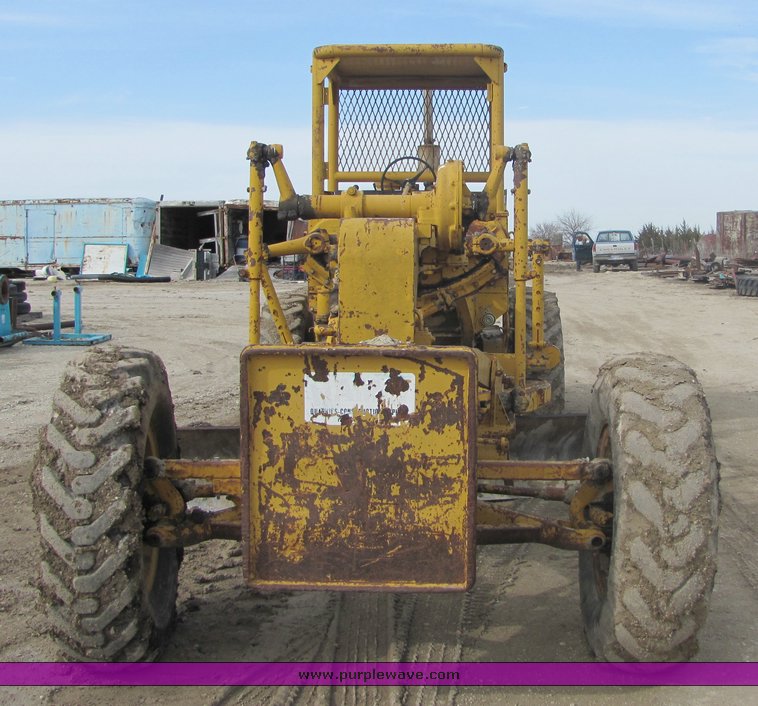 image for item 3100 1963 Caterpillar 12 motor grader