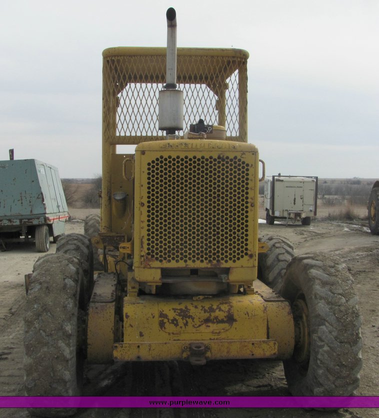 image for item 3100 1963 Caterpillar 12 motor grader