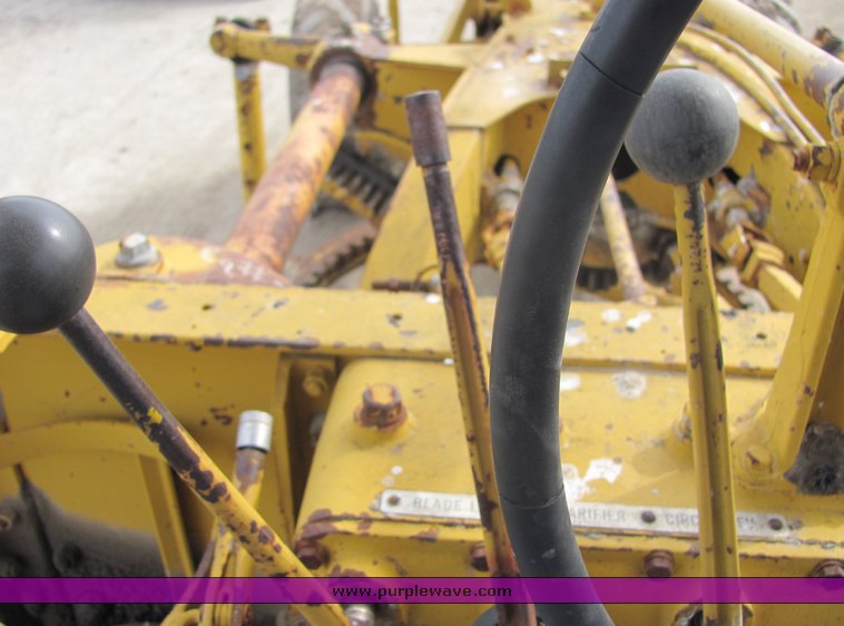 image for item 3100 1963 Caterpillar 12 motor grader