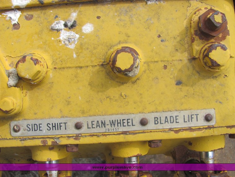 image for item 3100 1963 Caterpillar 12 motor grader