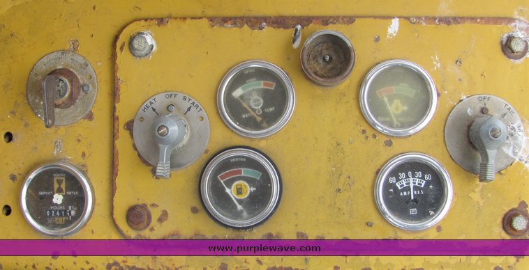 image for item 3100 1963 Caterpillar 12 motor grader