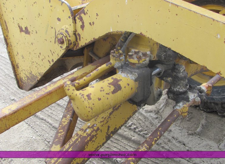 image for item 3100 1963 Caterpillar 12 motor grader