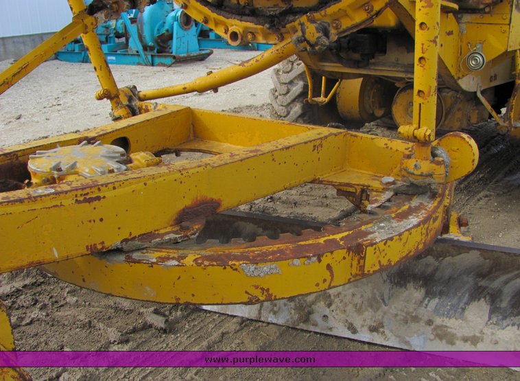 image for item 3100 1963 Caterpillar 12 motor grader