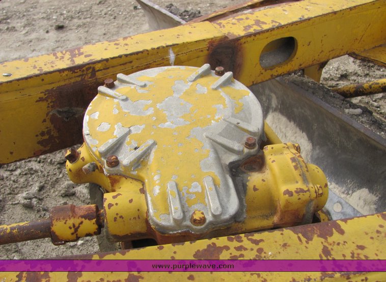 image for item 3100 1963 Caterpillar 12 motor grader