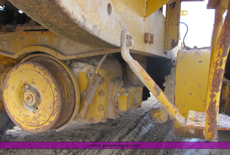 image for item 3100 1963 Caterpillar 12 motor grader