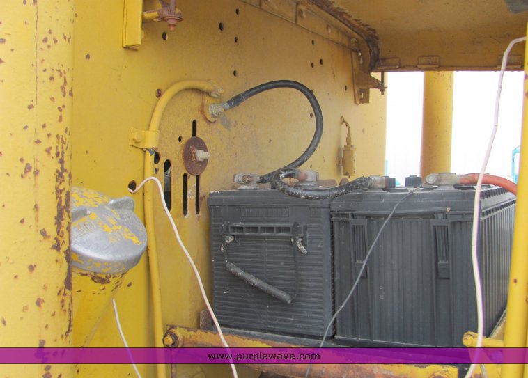 image for item 3100 1963 Caterpillar 12 motor grader