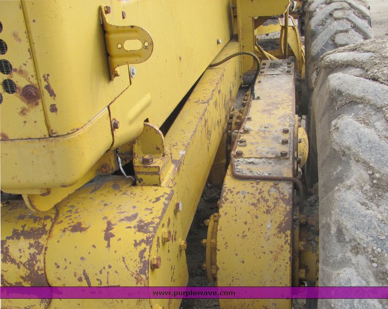 image for item 3100 1963 Caterpillar 12 motor grader