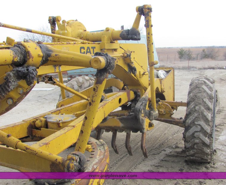 image for item 3100 1963 Caterpillar 12 motor grader