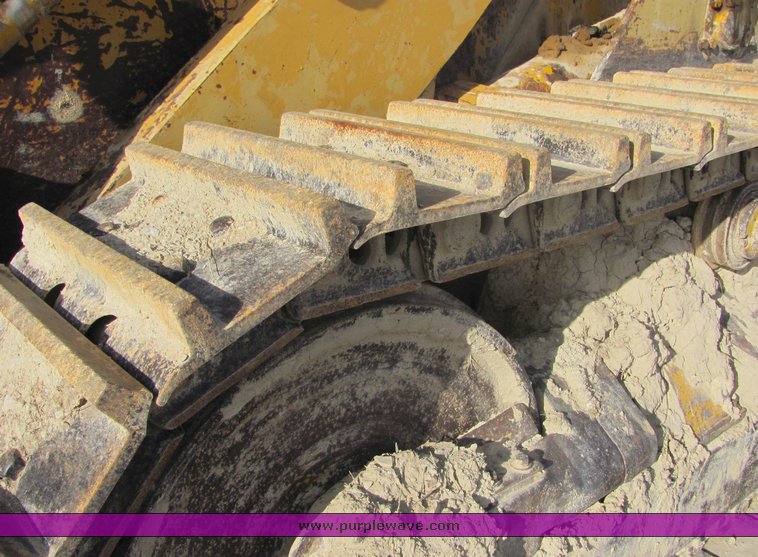 image for item 3103 1977 Caterpillar 977 track loader