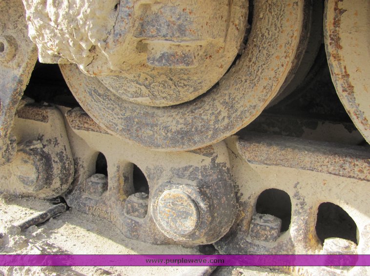 image for item 3103 1977 Caterpillar 977 track loader