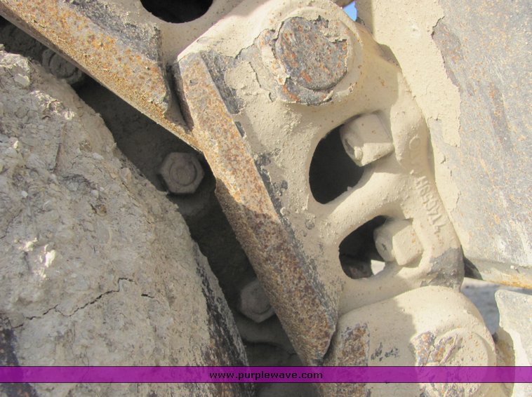 image for item 3103 1977 Caterpillar 977 track loader