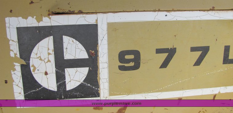 image for item 3103 1977 Caterpillar 977 track loader