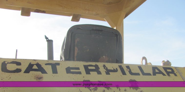 image for item 3103 1977 Caterpillar 977 track loader