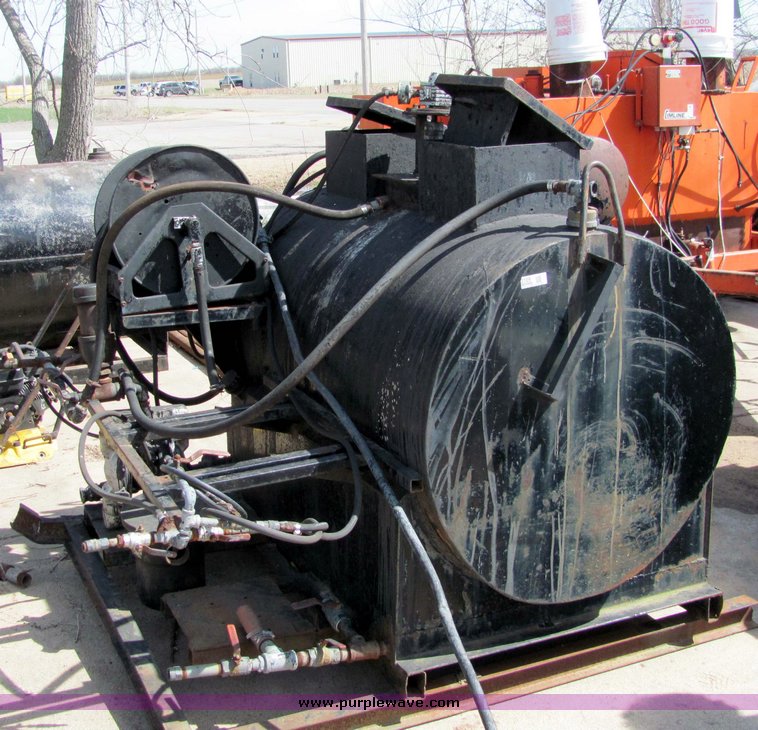 image for item 3109 Asphalt application tank