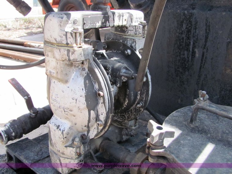 image for item 3109 Asphalt application tank