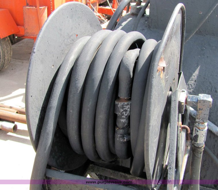 image for item 3109 Asphalt application tank