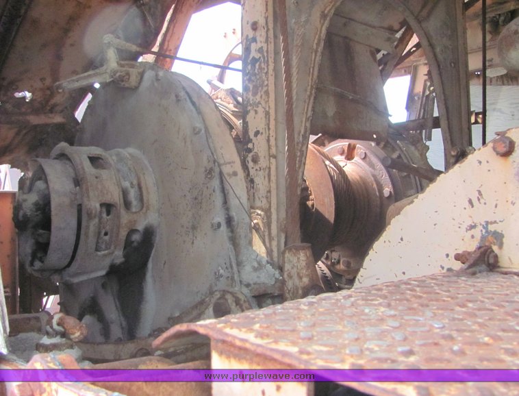 image for item 3132 Northwest track crane