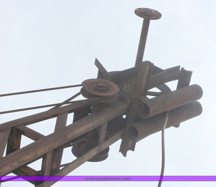 image for item 3132 Northwest track crane