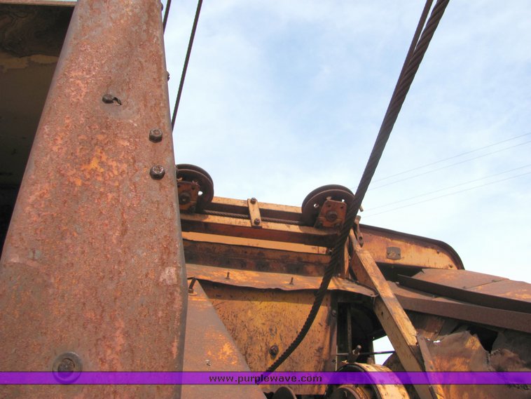 image for item 3132 Northwest track crane