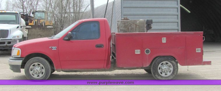 image for item 3137 2001 Ford F150 XL pickup