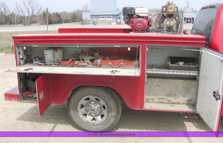 image for item 3137 2001 Ford F150 XL pickup