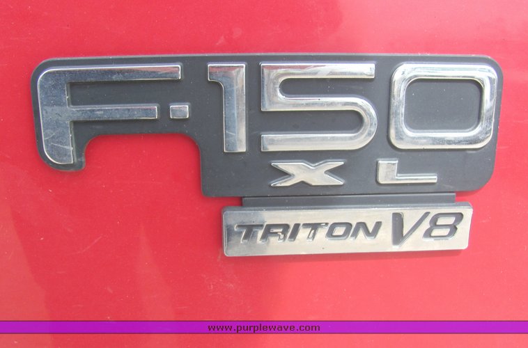 image for item 3137 2001 Ford F150 XL pickup