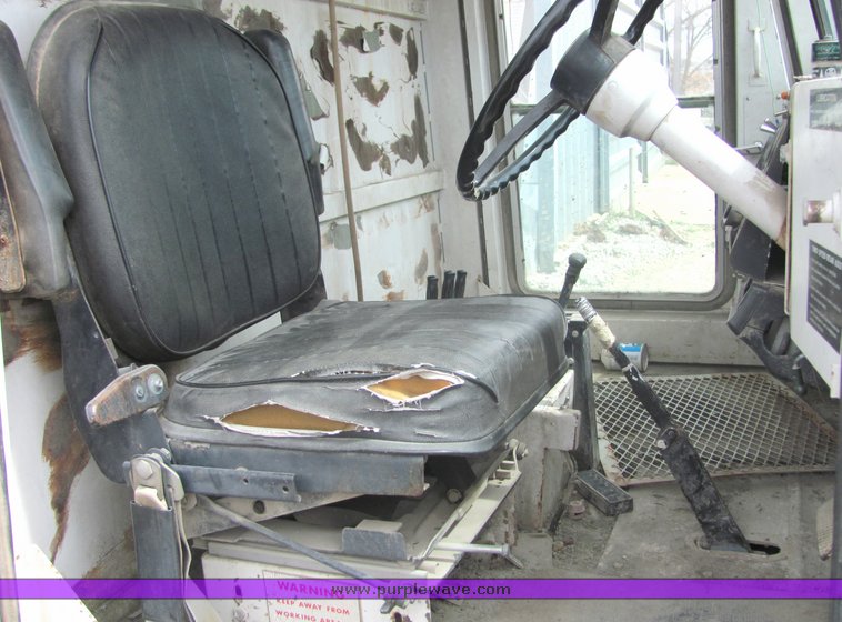 image for item 3139 Mobil Sweeper street sweeper