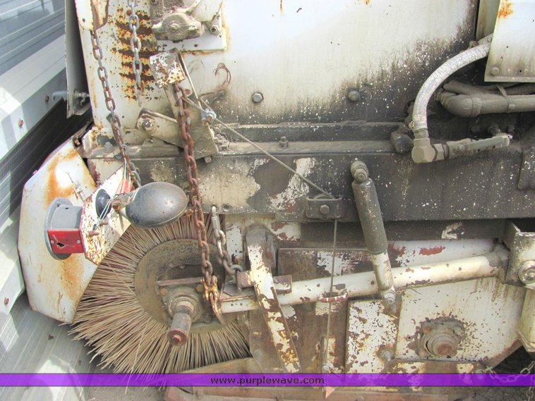 image for item 3139 Mobil Sweeper street sweeper