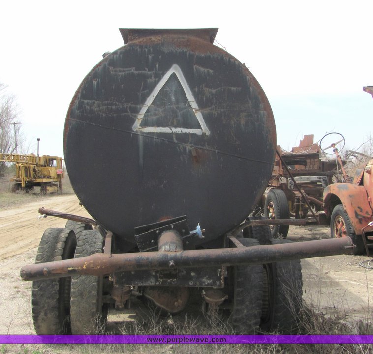 image for item 3140 1970 International Fleetstar 1910 water truck