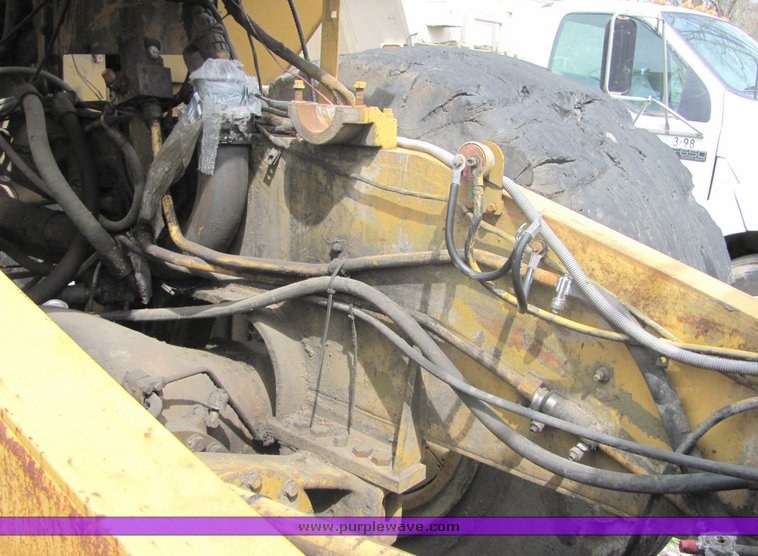 image for item 3141 1984 Caterpillar 988B wheel loader
