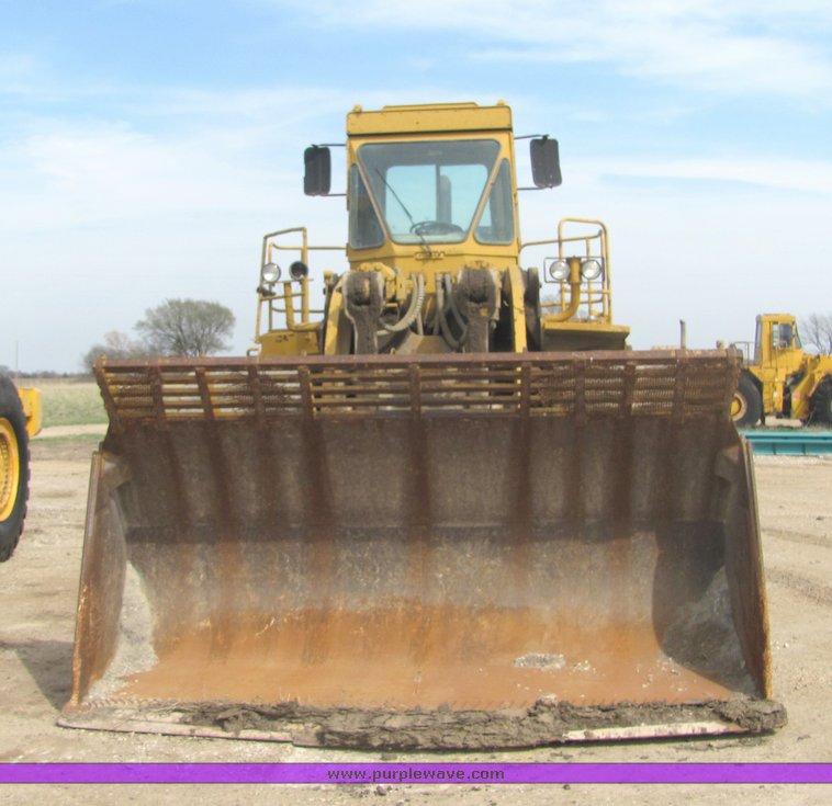 image for item 3146 1974 Caterpillar 988B wheel loader